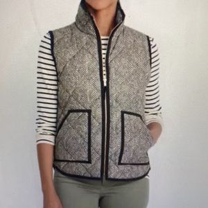 J Crew dark green/tan herringbone quilted vest w/black trim Sz S